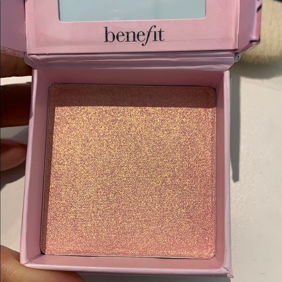 ‘Tickle’ highlighter by Benefit - Picture 3 of 3